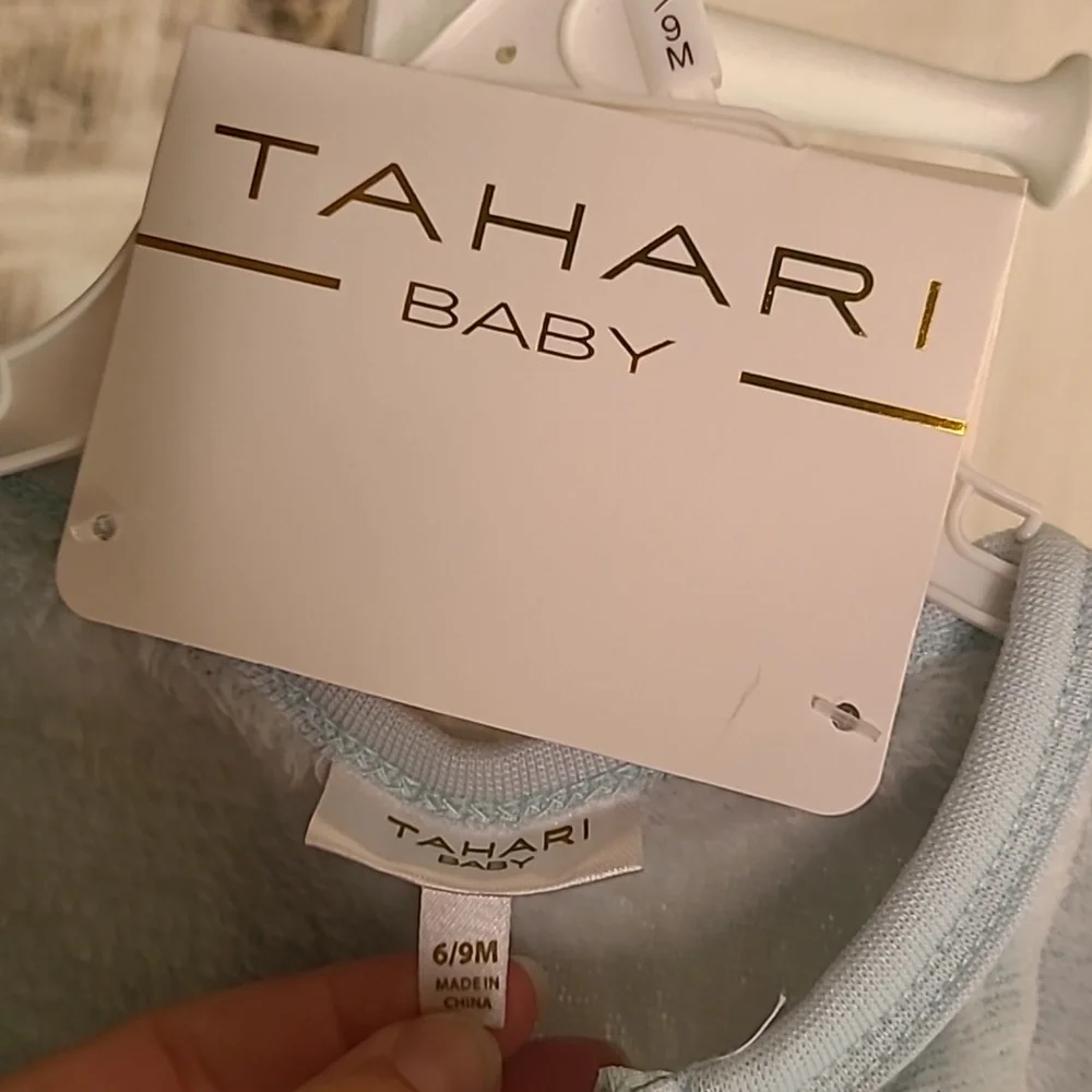 New with tags! Tahari Baby Boy 6-9 month super soft fleece sleeper zip up